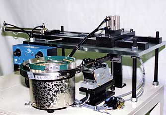 日新パーツ_ケースナット圧入型パーツフィーダ