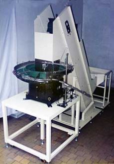 日新パーツ_シャンプー用ポンプ式パーツフィーダ