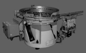 システムコナリ_コンデンサー極性選別パーツフィーダ